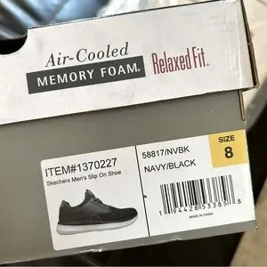 NWT Sketchers Air-cooled Memory Form Sneaker Navy-Black